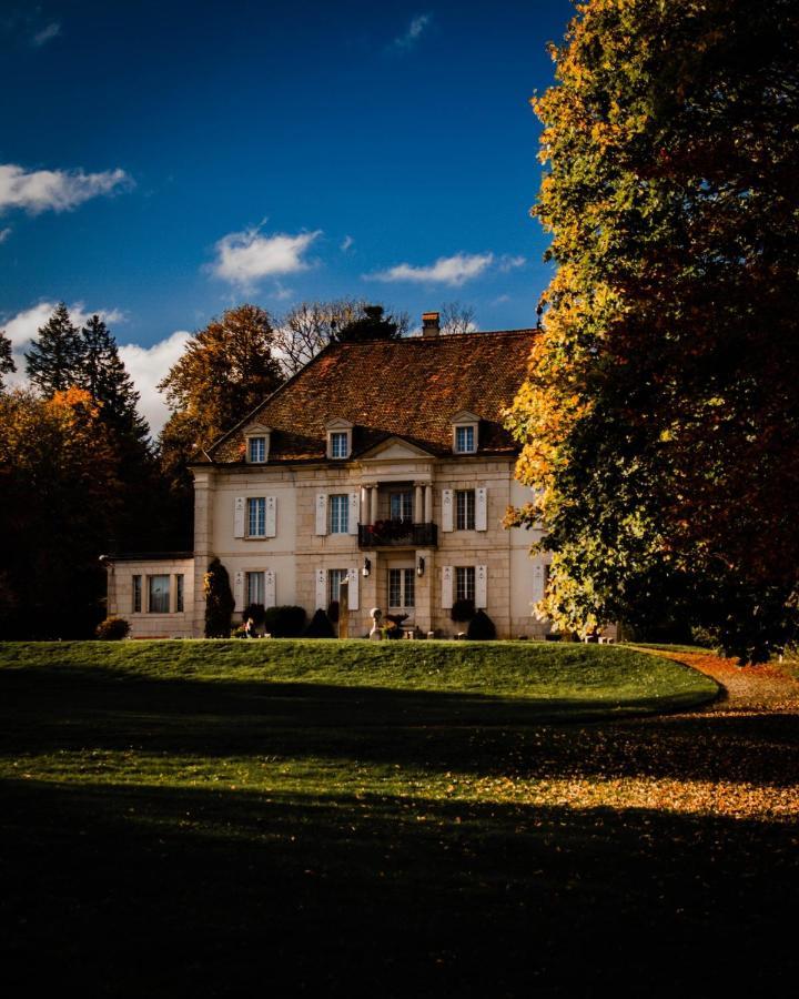 Appartement Douces Heures Avec Parking Couvert Prive Le Locle Exteriér fotografie