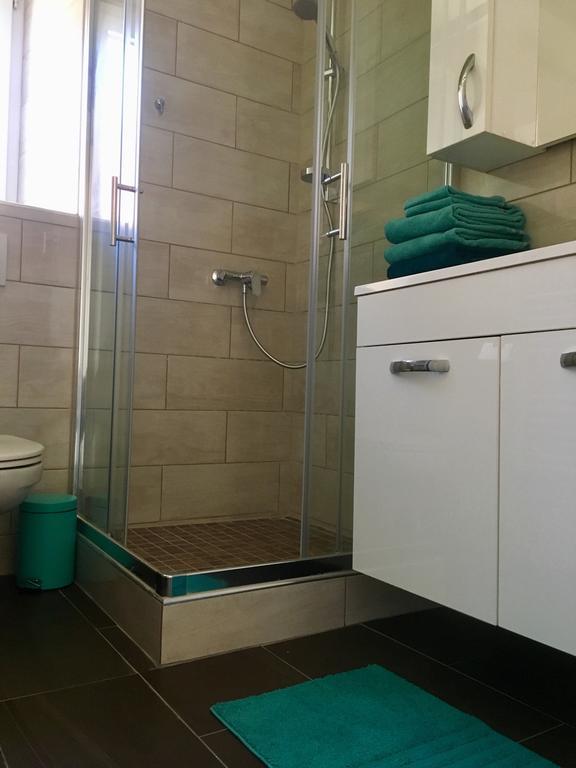 Appartement Douces Heures Avec Parking Couvert Prive Le Locle Exteriér fotografie