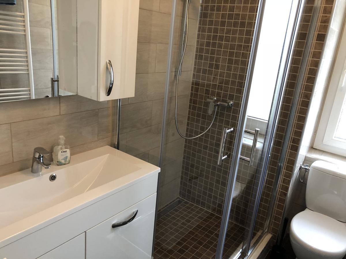 Appartement Douces Heures Avec Parking Couvert Prive Le Locle Exteriér fotografie